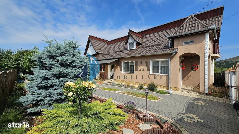 Casa cu 5 camere, individuala, garaj