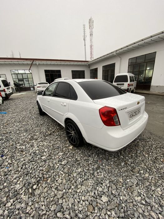 Moshina idiyal holada