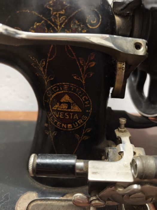 Ретро шевна машина Vesta