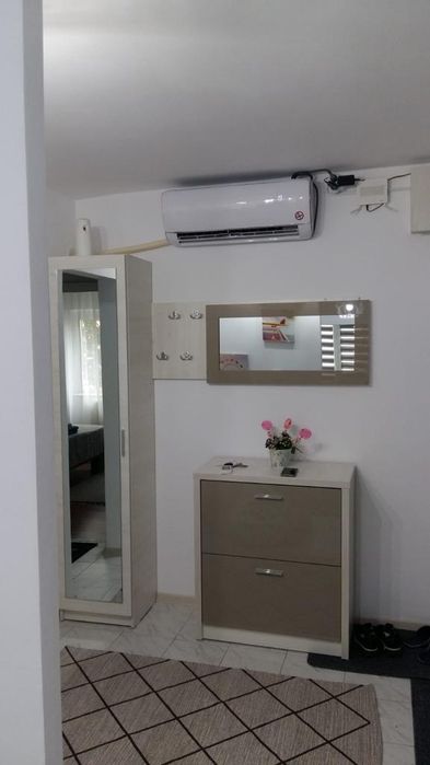 Inchiriez apartament 2 camere Zona Reyna — fotografia 3