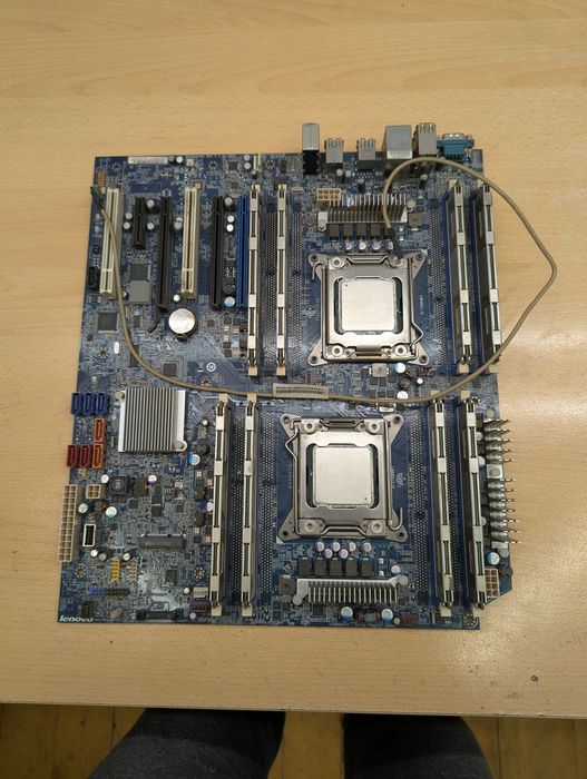 Дъно то Lenovo ThinkStation C30 - RAM 32GB 1333 8х4GB