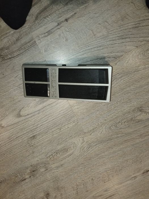 Boss pedal  fv 500 l ekpresion