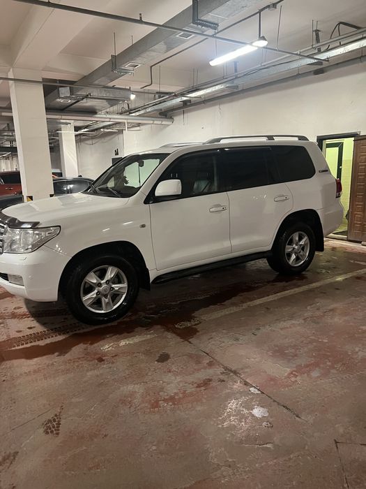 Автомобиль Land Cruzer