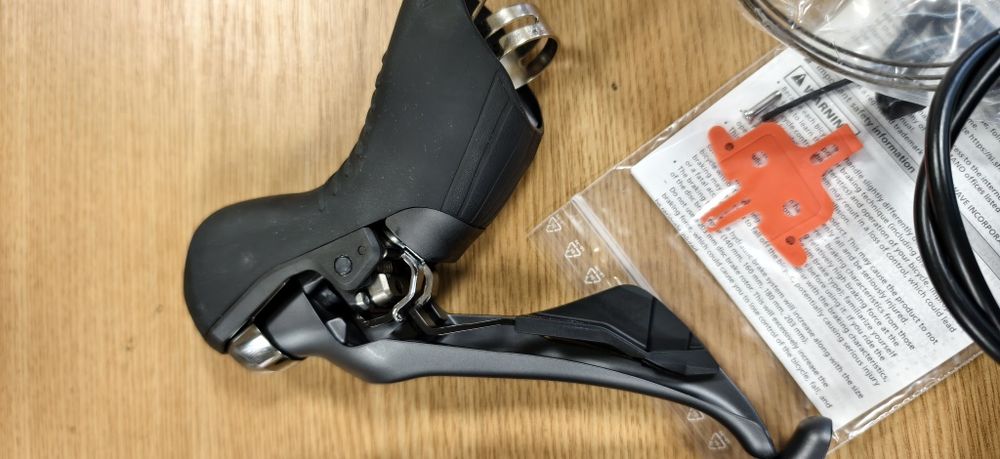 НОВИ Команди SHIMANO GRX Disc Brake Set Shift- | Brakelever ST-RX810 + BR-RX810 Flat Mount