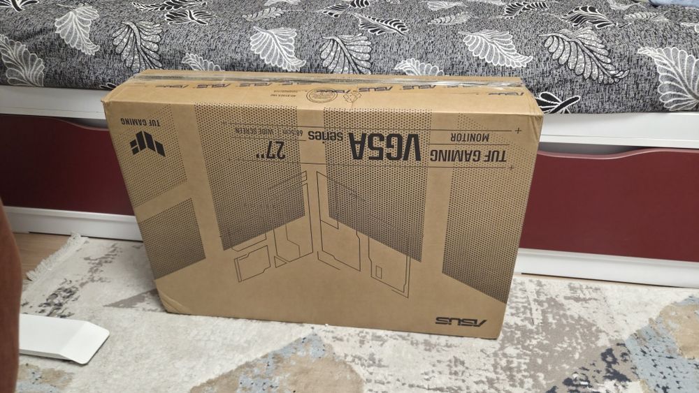 Монитор Asus VG27AQ5A с разбитой матрицой