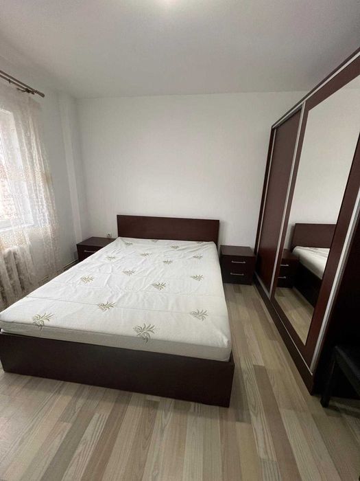 Dau in chirie apartament 3 camere