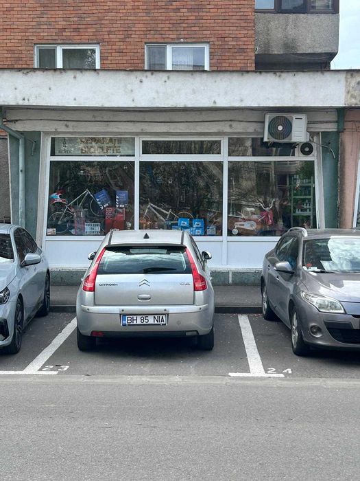 De vanzare spatiu comercial