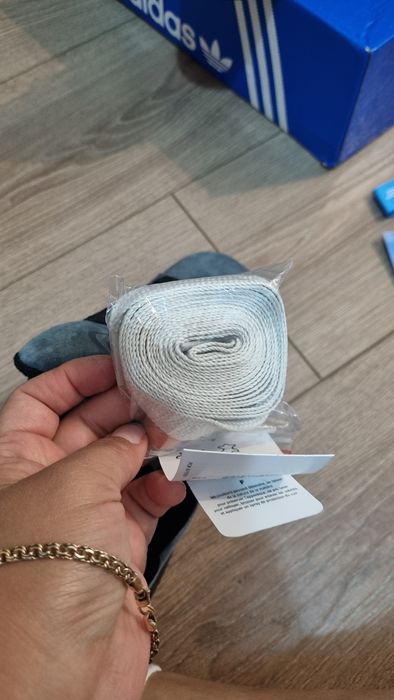 Продам ботинки кроссовки