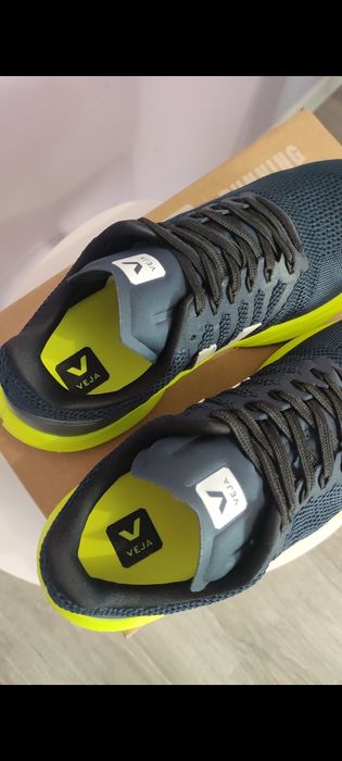 НОВИ Мъжки Veja Mens Marlin Sneakers 44 size