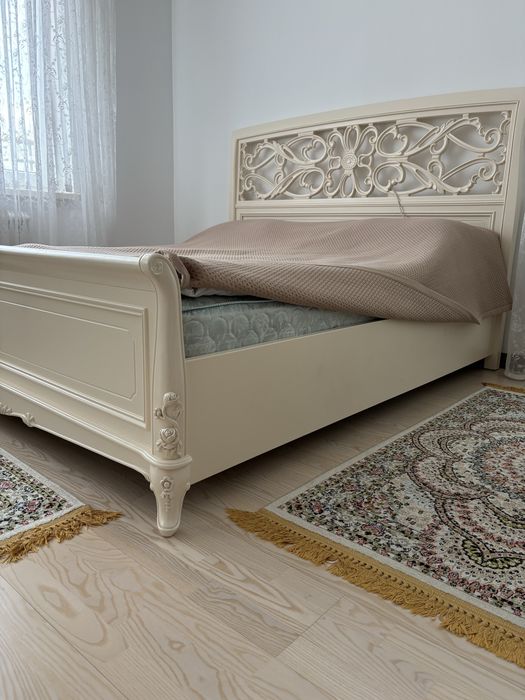 Продам кровать и туалетный столик
