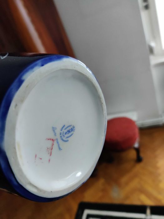 Vaze portelan romanesc lucrate manual Curtea de Arges / Cluj