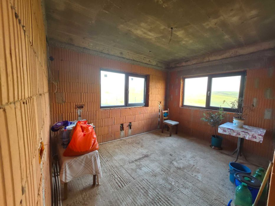 Casă premium din cărămidă la rosu (200 mp), BECI, livadă pe rod în Malcoci – Ideală pentru Familie sau Pensiune