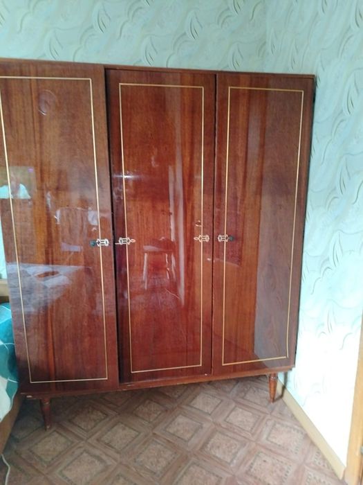 Отдам даром шифонер