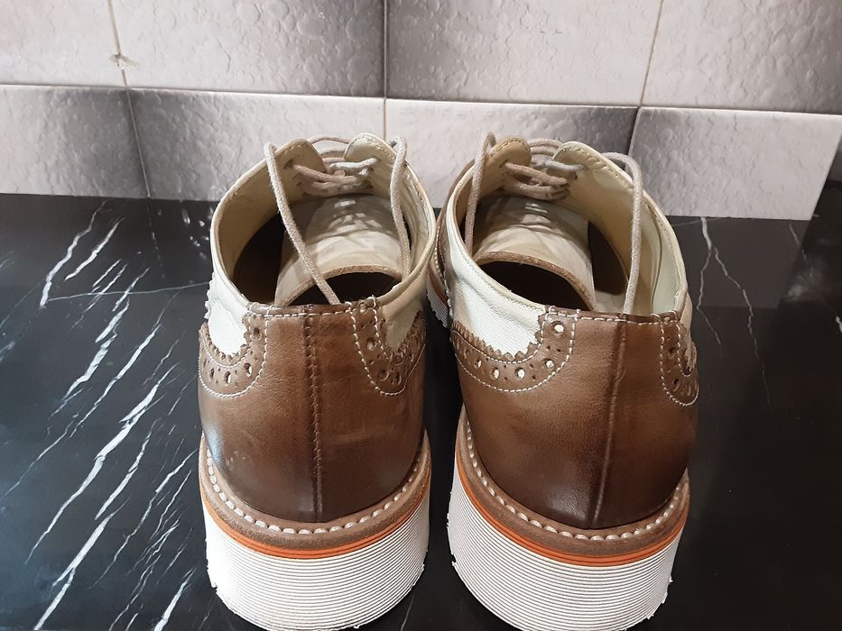 Дамски затворени обувки и чехли