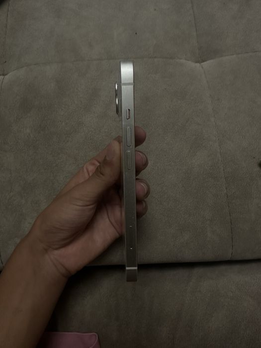 Iphone13,140 000