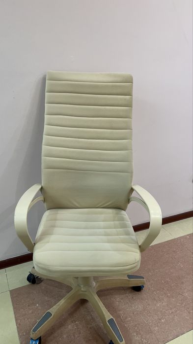 Продам офисную мебель