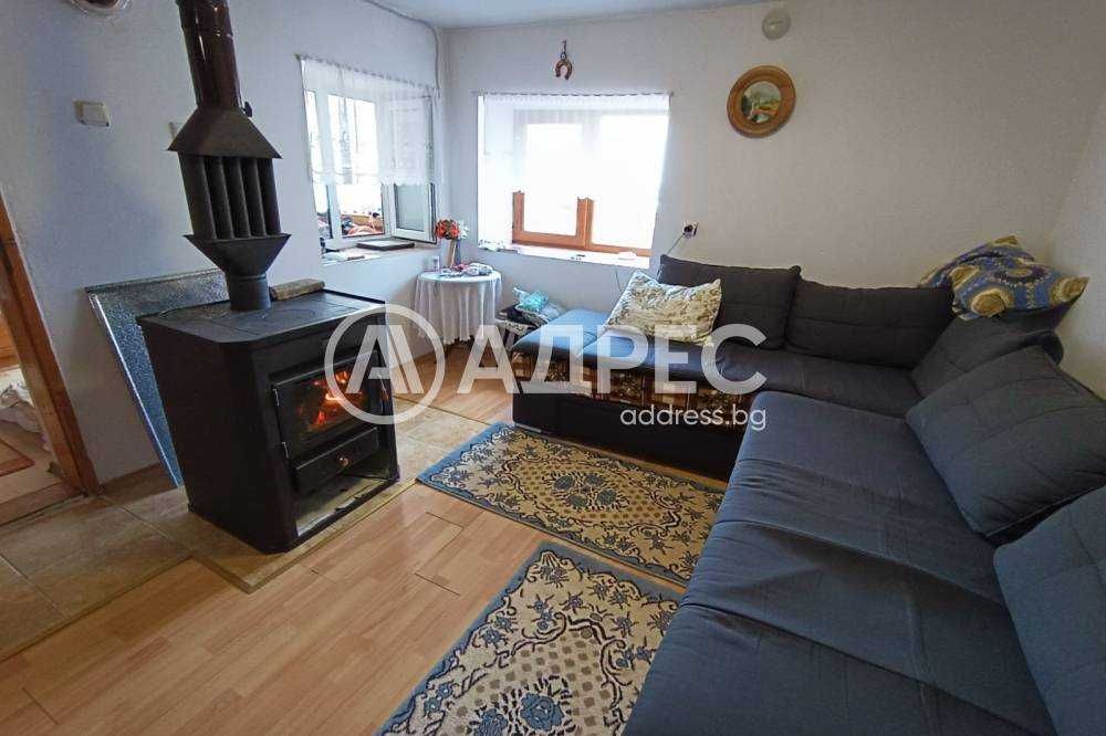 Продава се Къща в с. Недоклан, Област Разград - 200 кв.м за 459 €/кв.м - Снимка #7