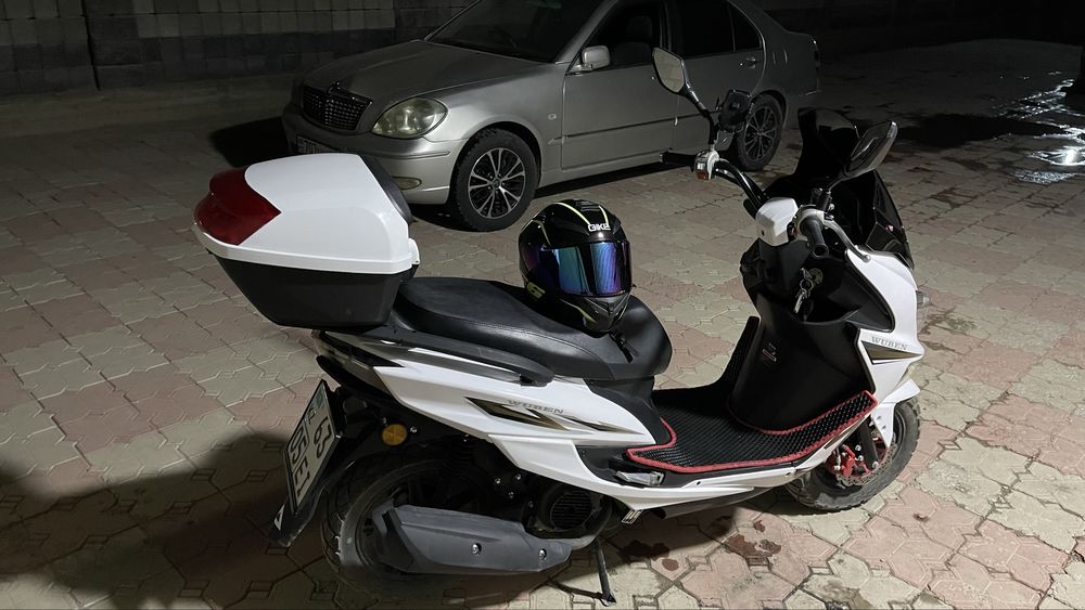 Скутер MAXI 150.