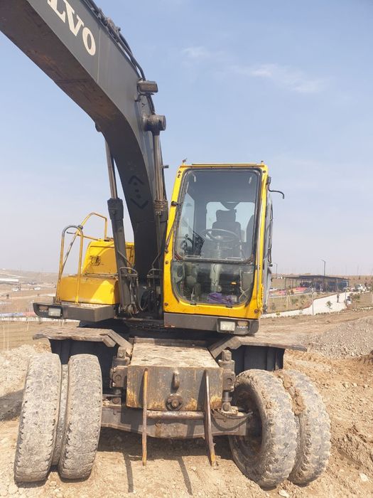 ВВолво 130  сотилади йили:2002