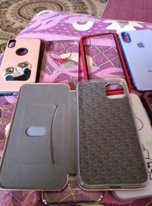 Продам чехлы от Айфона