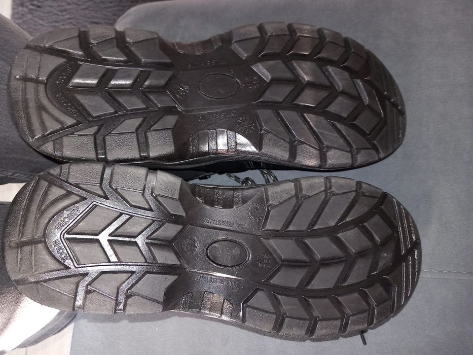 Мъжки обувки работни или за туризъм