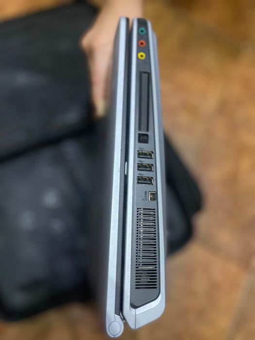 Ноутбук на запчасти