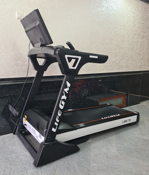 Беговая дорожка "LIFE-GYM LGM 770"
