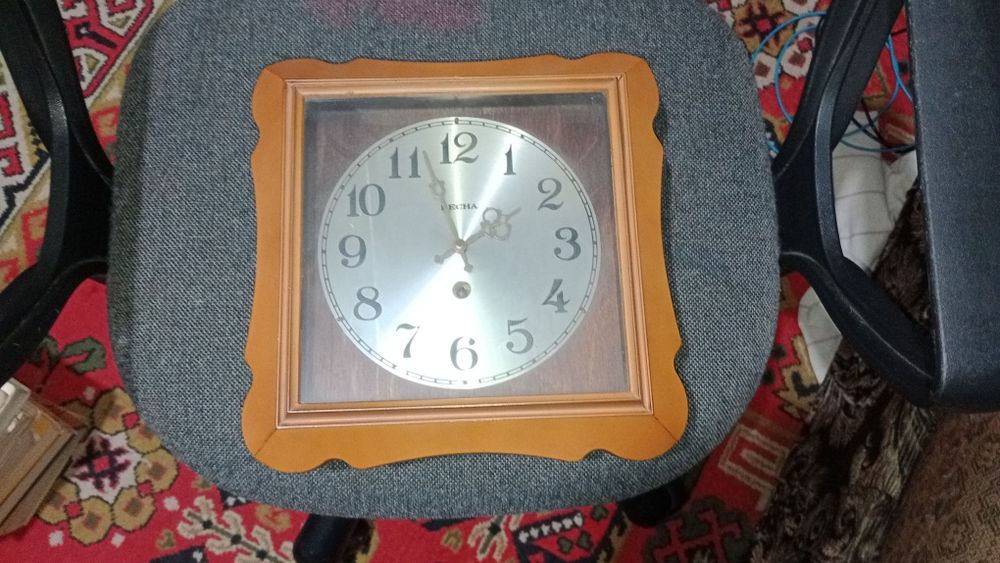 Часы настенные Весна