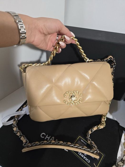 Дамска чанта Chanel 19 Flap Bag