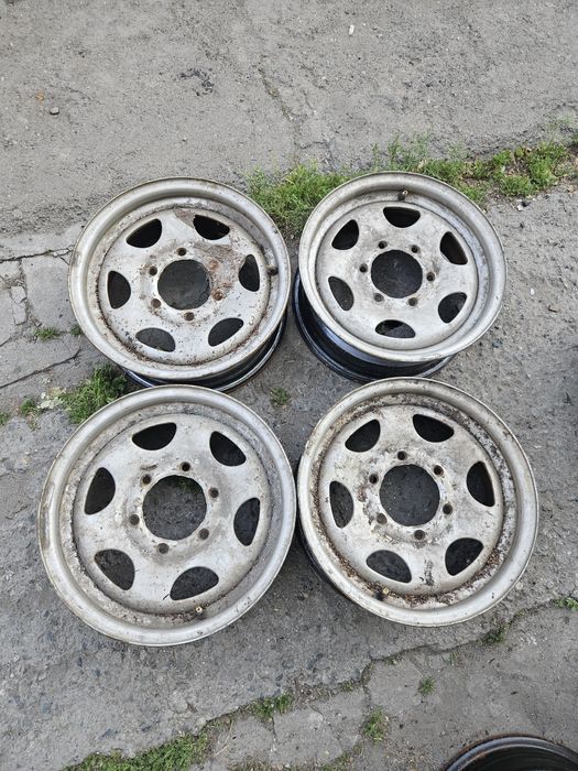 Продам диски R15 на Mitsubishi Delica