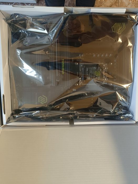 Placa de baza MSI MAG X870 Tomahawk Wi Fi
