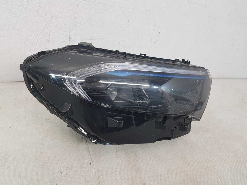 Far dreapta Mercedes EQB dupa 2021