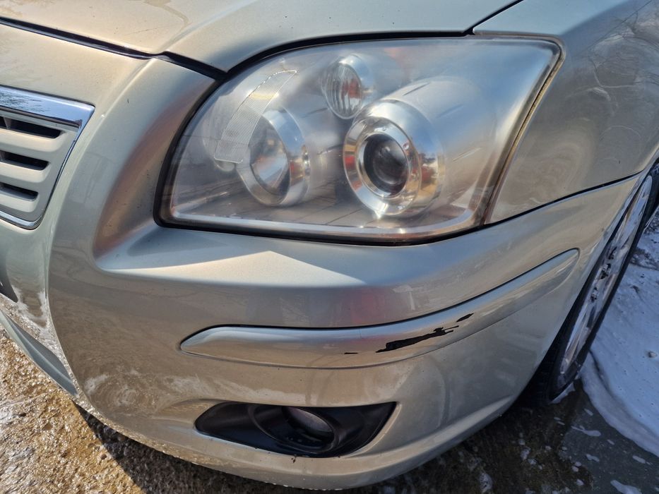 Far/faruri Toyota Avensis T25 an 2003-2009