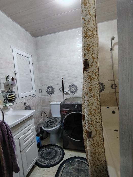 Шаҳар хокимият Тарона 16/18 дом 2-этаж 2/3-хона (Оилага)(Уй эгасиман)