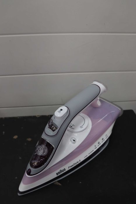 Ютия Braun TexStyle 5 SI FreeGlide 3D, 2600W, парa 180 г/мин, 300мл