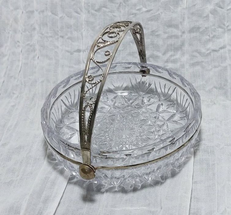 Очень красивая конфетница