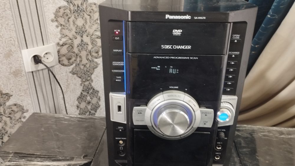 Музыкальный центр