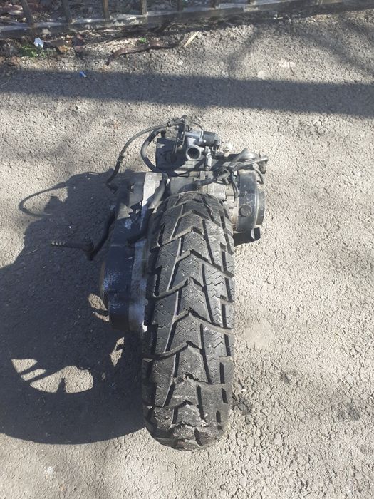 Vând motor scuter