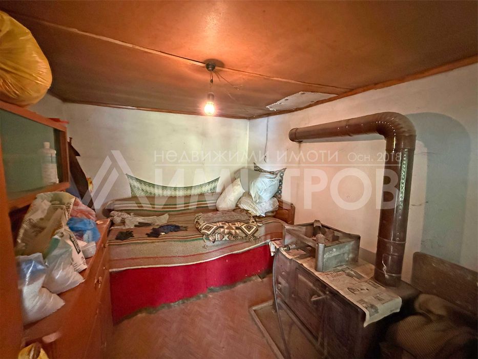 Продава се Къща в Нови пазар - 85 кв.м за 942 €/кв.м - Снимка #15