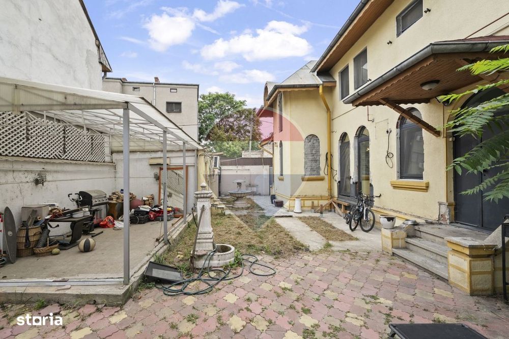 Casă / Vilă cu 7 camere de vânzare în zona Parcul Circului