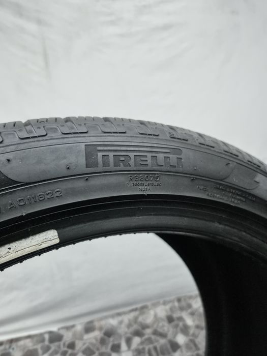 2бр 305 35 21 Pirelli Зимни - 22г