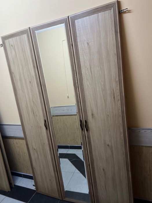 Продам шифоньер в отличном состоянии