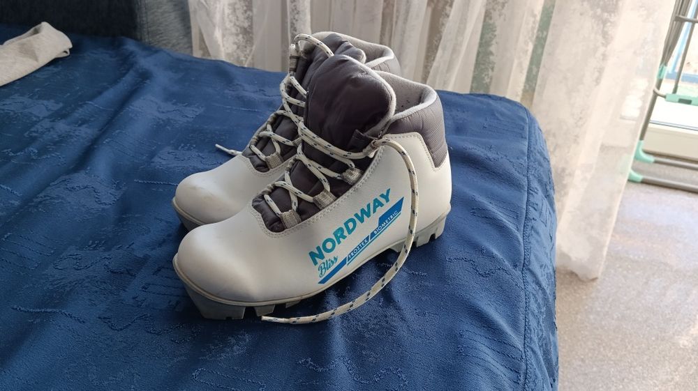 Лыжные ботинки 35 размера