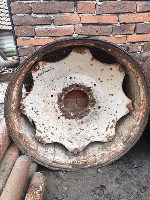 Vând radiator de tractor u650