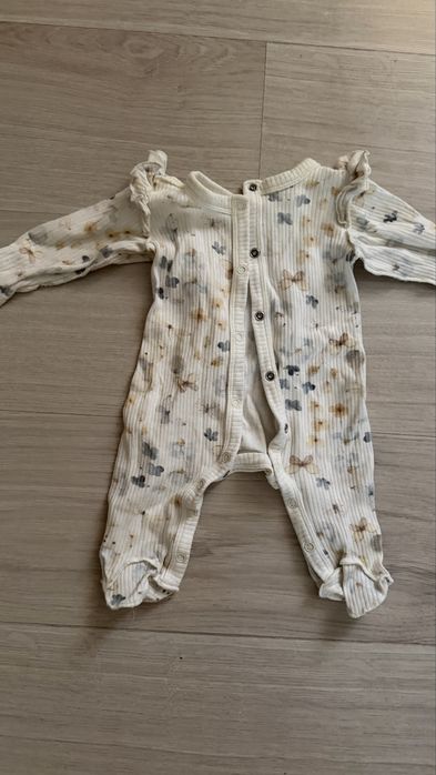 Продам детских вешей