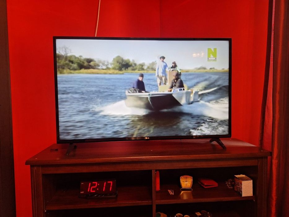 Televizorul LG Smart 108 cm 800lei
