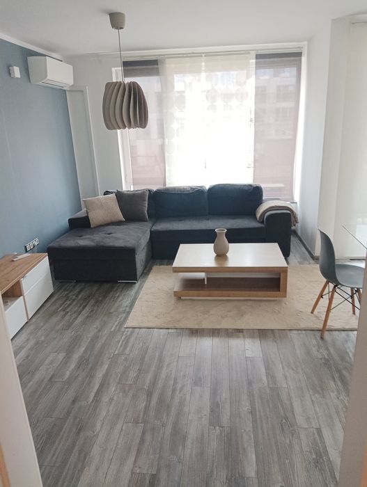 Под наем тристаен апартамент  90 кв 739 евро кв Витоша