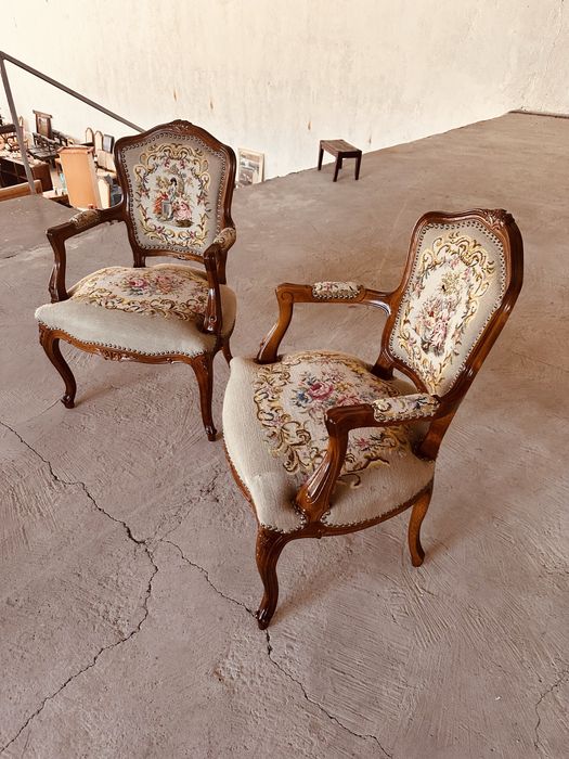 Чифт шведски кресла Louis XV – масивно дърво и оригинален гоблен
