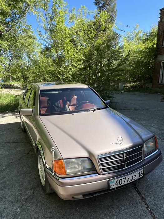 Продам автомобиль Mersedes c220
