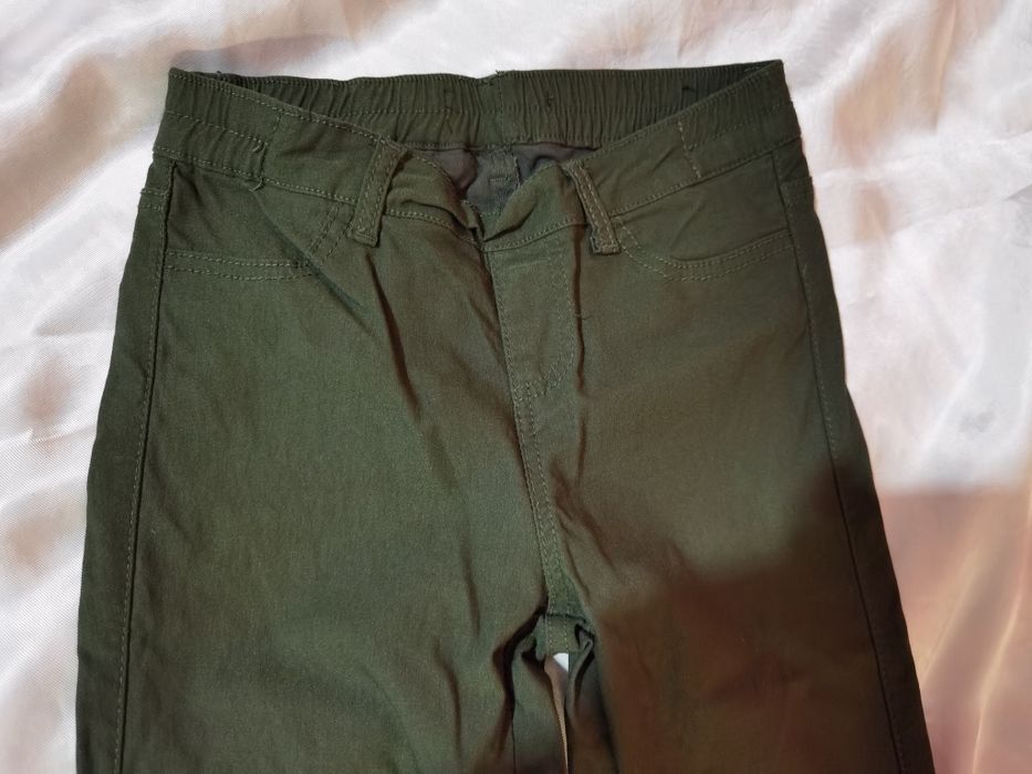 Тъмно зелен дамски панталон разтегателен